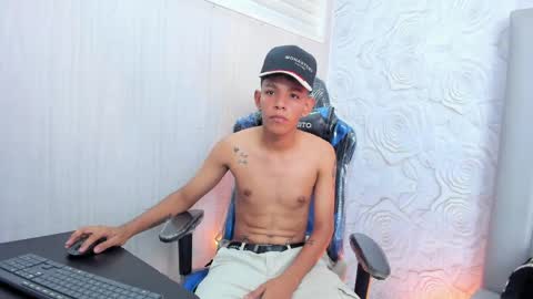 SlimLatino  online show from April 22, 3:57 am