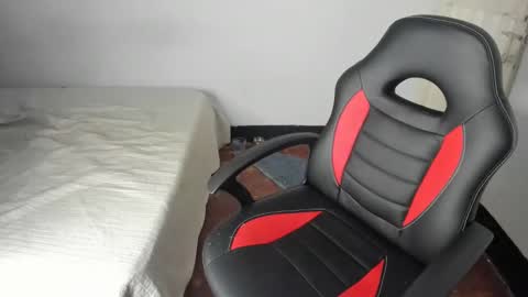 slone03 online show from February 10, 11:30 pm