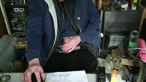 slutboybot online show from November 20, 1:32 pm