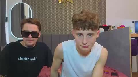 sluttsavage online show from April 19, 1:56 pm