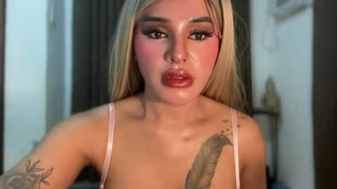 Slutty Lavinia online show from July 7, 2:35 am