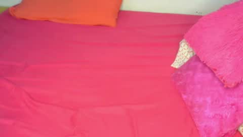 Sexyslutt online show from April 19, 10:27 am