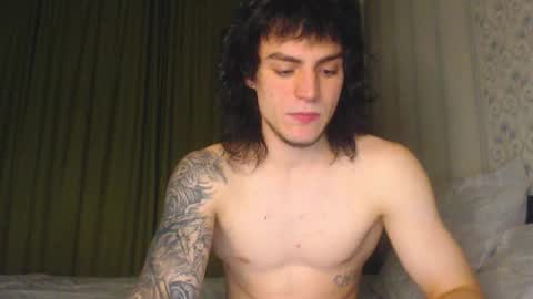 Snapshot of sly_gus chatting on October 22, 10:11 pm Gus online show from October 22, 10:11 pm