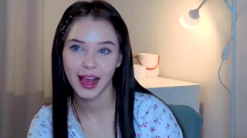 Lily online show from September 27, 1:31 pm