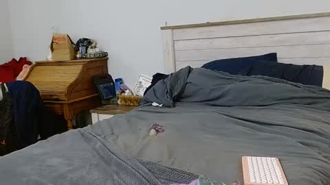 Snapshot of slytherinmylf23 chatting on February 9, 3:00 am Rachel Lawrence online show from February 9, 3:00 am