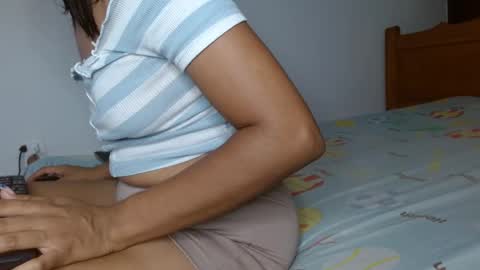 smallflorecita online show from March 9, 1:37 pm