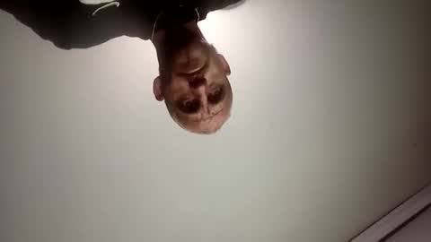 smallpackage1983 online show from December 9, 8:22 am