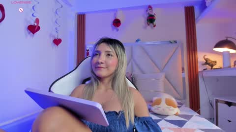 smile__1 online show from December 29, 10:47 pm