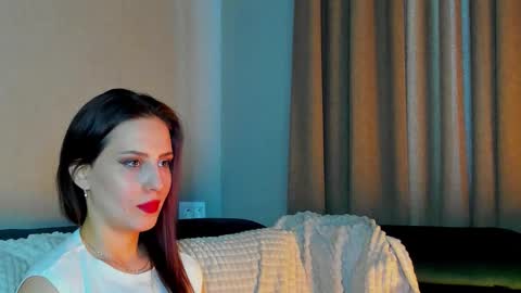 Snapshot of smile_forever_ chatting on September 15, 11:12 am Bella online show from September 15, 11:12 am
