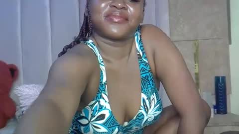 Snapshot of smiley_berry chatting on October 26, 3:18 am smiley_berry online show from October 26, 3:18 am