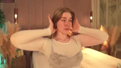 Mia online show from March 18, 5:13 am