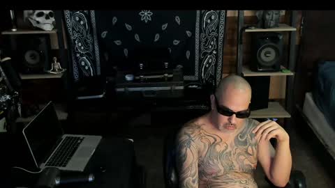 Snapshot of smokey915 chatting on January 19, 3:32 pm Smokey915 online show from January 19, 3:32 pm