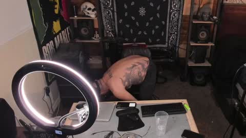 Snapshot of smokey915 chatting on January 24, 11:59 am Smokey915 online show from January 24, 11:59 am