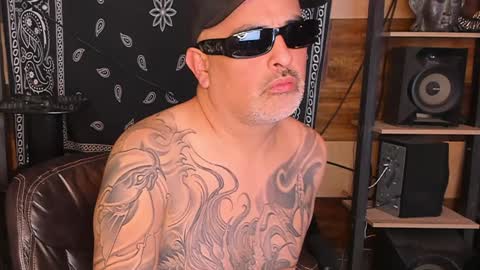 Snapshot of smokey915 chatting on January 31, 9:48 am Smokey915 online show from January 31, 9:48 am