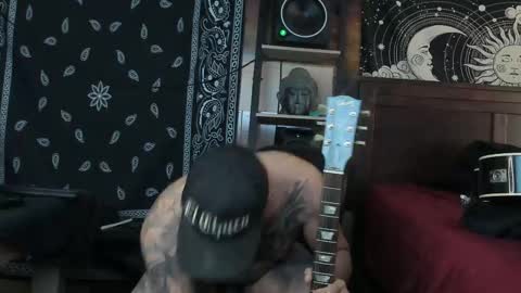 Snapshot of smokey915 chatting on March 11, 6:52 pm Smokey915 online show from March 11, 6:52 pm