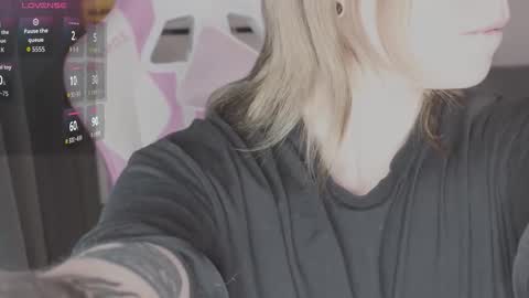 Kira  online show from December 21, 11:33 pm