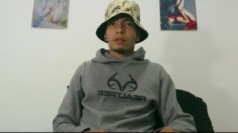 Daniel laverde online show from November 16, 9:17 pm