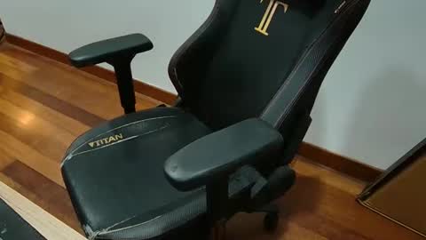 smoothasianm online show from April 22, 4:03 pm