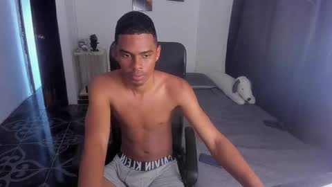 snak_master1 online show from June 4, 2:34 pm