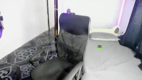 snak_master1 online show from May 15, 1:03 am