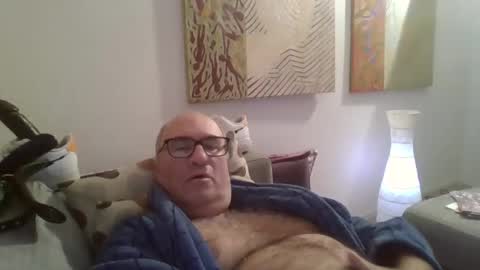 sneakerboy18 online show from January 2, 12:35 pm