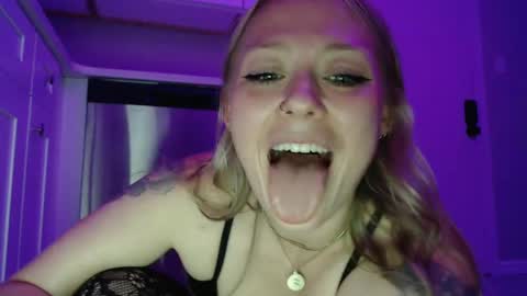 sneakyalicek online show from January 30, 3:22 am