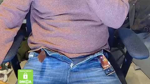 Snapshot of sneakybill82 chatting on February 21, 4:16 pm Sneakybill online show from February 21, 4:16 pm