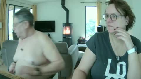 Snoeske and Woodwurm online show from January 17, 2:39 pm