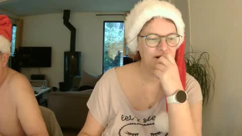 Snoeske and Woodwurm online show from December 25, 7:57 am