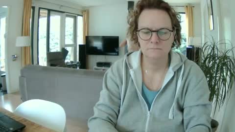 Snoeske and Woodwurm online show from December 8, 10:19 am