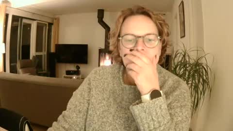 Snoeske and Woodwurm online show from December 9, 4:37 pm