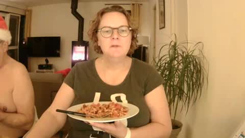 Snoeske and Woodwurm online show from December 16, 4:38 pm
