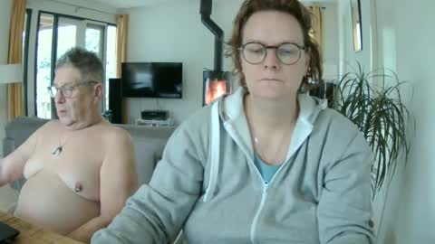 Snoeske and Woodwurm online show from December 8, 1:25 pm