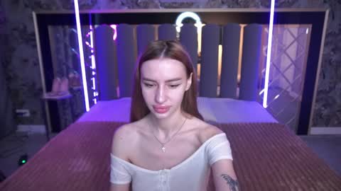snow_whiteeex online show from May 12, 5:49 am
