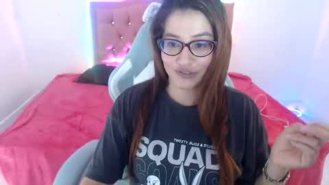 snowhot_69 online show from March 30, 1:06 am