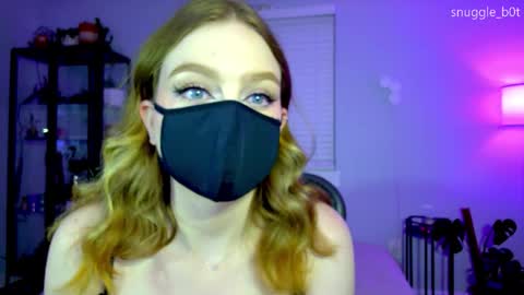 snuggle_b0t online show from December 23, 3:34 am