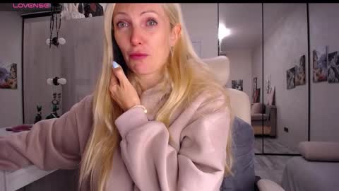 Monna online show from October 26, 3:55 pm