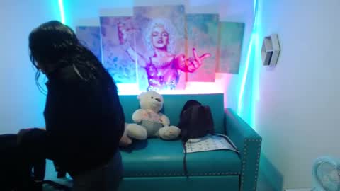 Sofi online show from February 3, 10:08 am