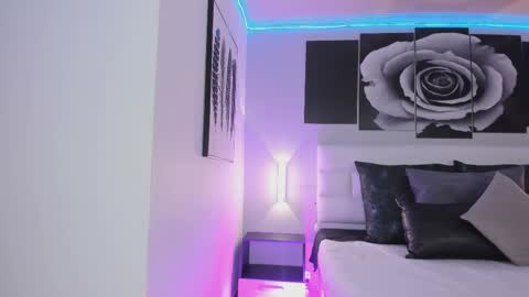 sofi_sp online show from December 18, 12:00 pm