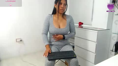 sofia vene  online show from November 18, 1:36 pm