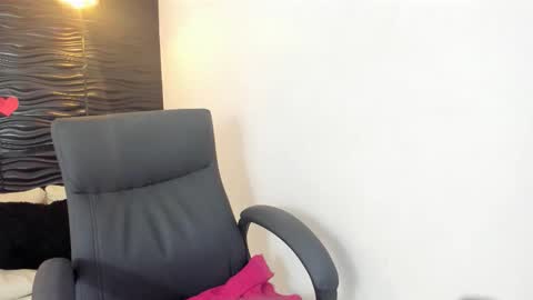 Skarlett online show from February 7, 1:25 pm