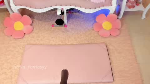 Sofia fantasyy  Online 0700 to 1400 gmt-5 online show from May 9, 12:33 pm