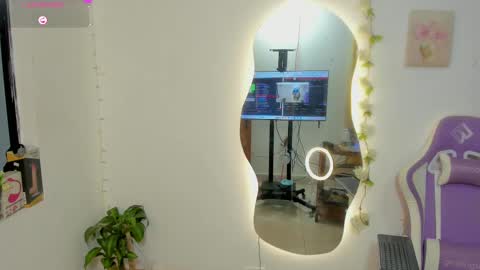 Snapshot of sofia_gold_ chatting on September 15, 1:07 am sofia online show from September 15, 1:07 am
