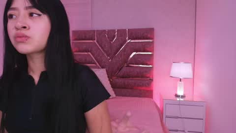 sofia gomes online show from May 11, 11:50 am