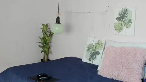 sofia_lawrence__ online show from November 7, 9:50 pm