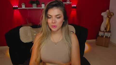 sofia_velvetx online show from April 22, 2:35 pm