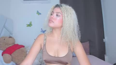 sofiacastillo01 online show from March 13, 7:50 pm