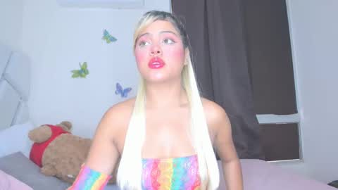 sofiacastillo01 online show from April 18, 7:07 pm