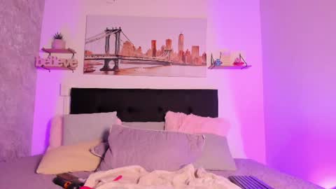 sofialujan_ online show from July 10, 11:31 pm