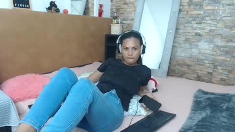 love online show from February 28, 9:01 pm